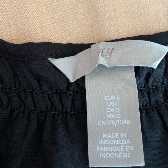 H&M Elegant Black Mini Dress - Picture 2 of 9